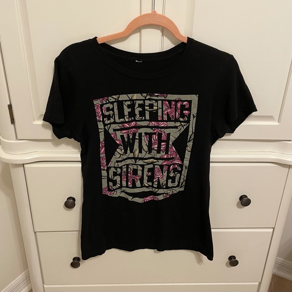 Hot Topic Sleeping with Sirens black floral band tee shirt